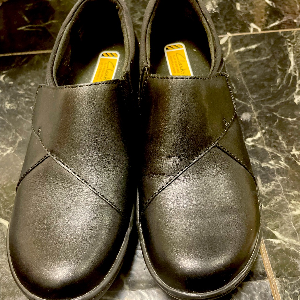 Brand Clarks  Size 6